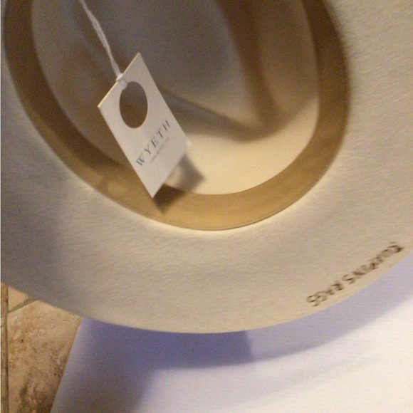 HOST PICK ! 💜🩷💜 Custom WyethXRuxpinsrags rancher - Picture 8 of 10